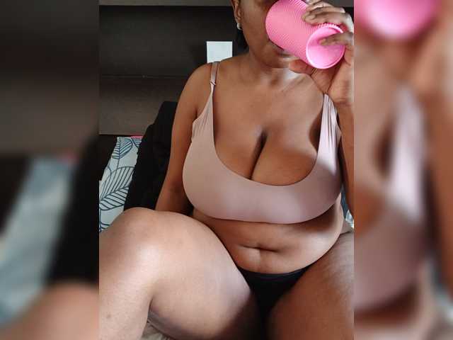 Curveythickqueen