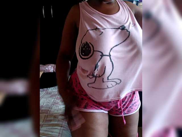 Curveythickqueen live cam on BongaCams