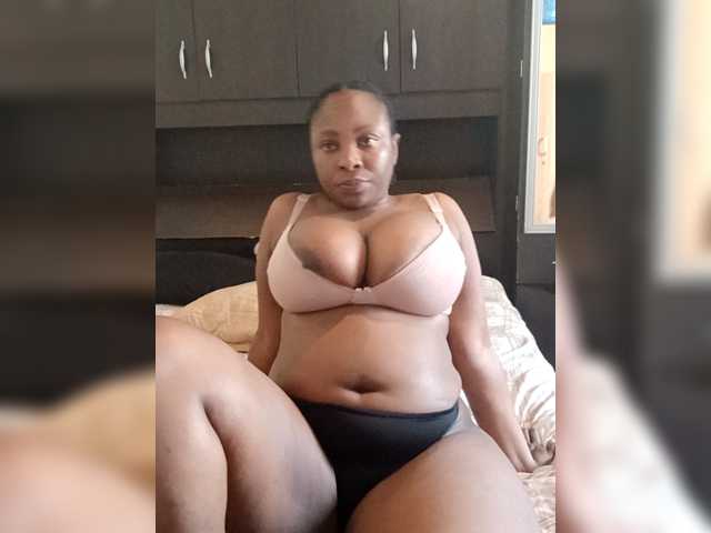 Curveythickqueen