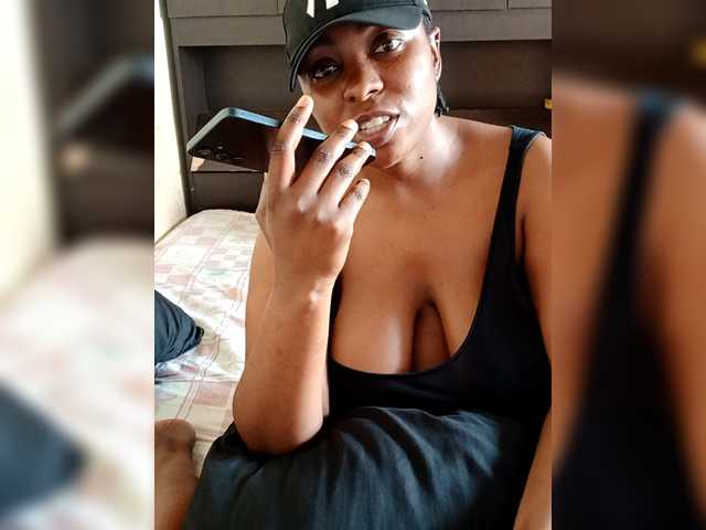 Curveythickqueen