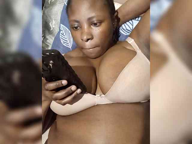 Curveythickqueen webcam