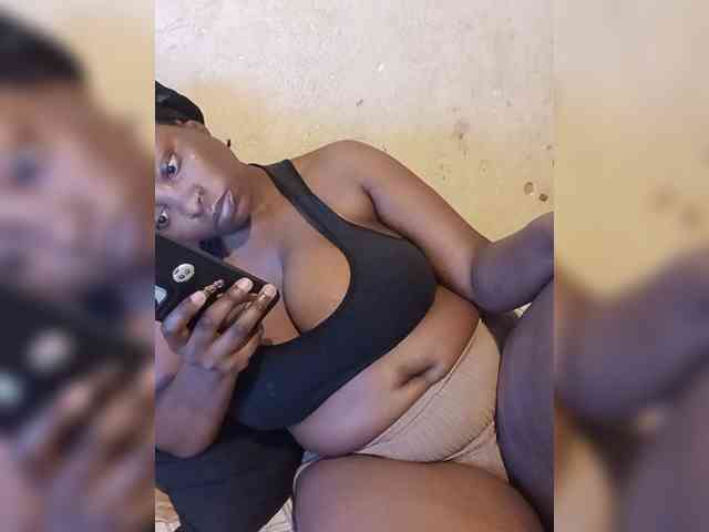 Curveythickqueen