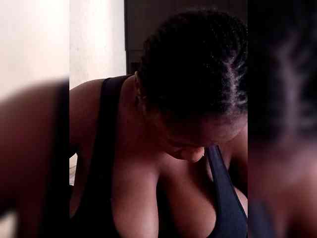 Curveythickqueen