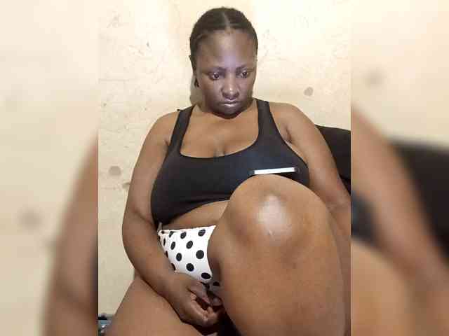 Curveythickqueen