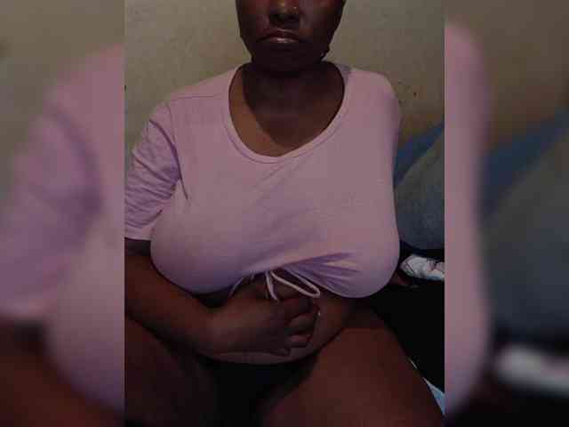 Curveythickqueen webcam
