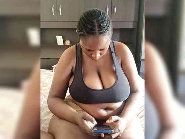 Curveythickqueen