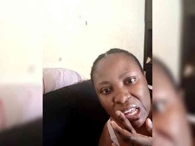 Curveythickqueen webcam