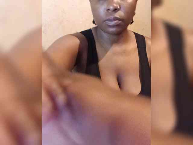 Curveythickqueen