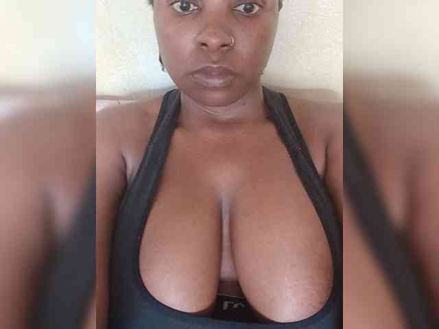 Curveythickqueen