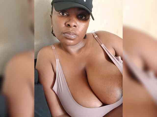 Curveythickqueen