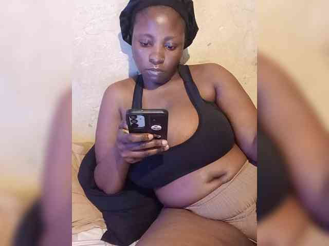 Curveythickqueen