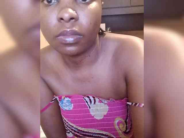 Curveythickqueen webcam