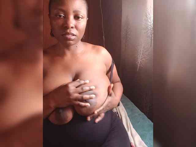 Curveythickqueen