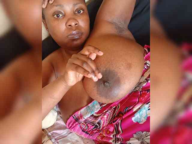 Curveythickqueen webcam