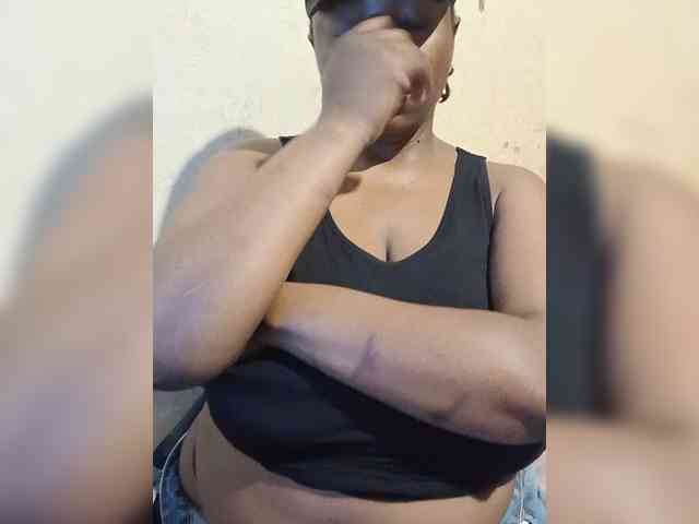 Curveythickqueen