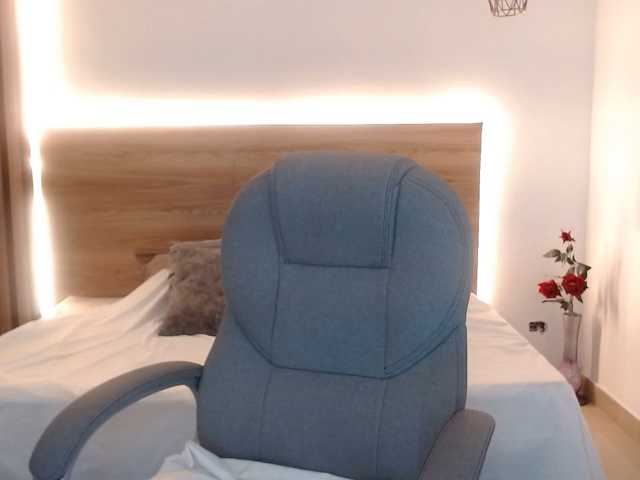Zafiro-Hills live cam on BongaCams