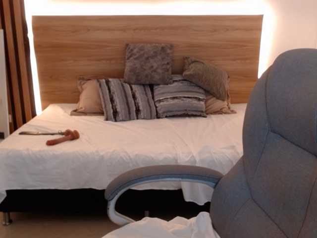 Zafiro-Hills live cam on BongaCams