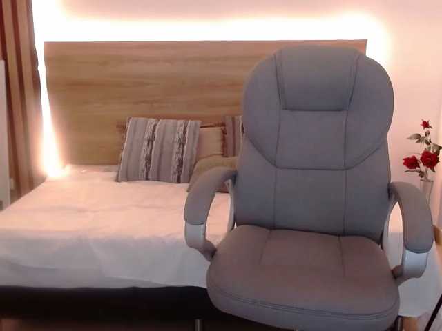 Zafiro-Hills live cam on BongaCams