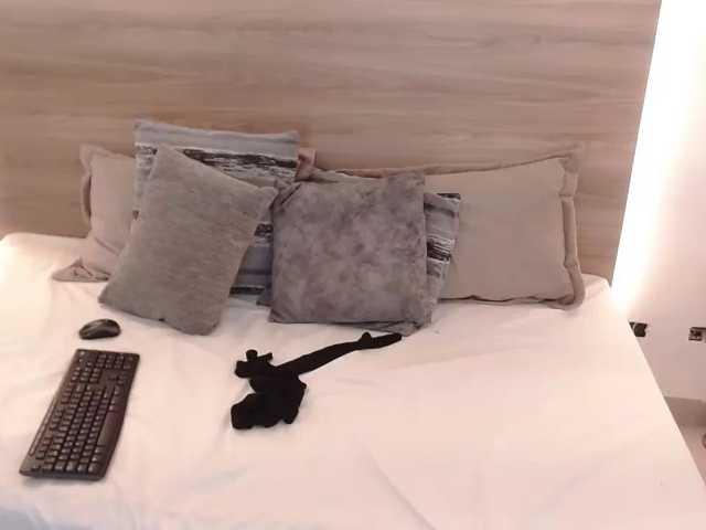 Zafiro-Hills live cam on BongaCams