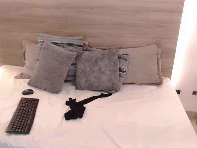 Zafiro-Hills live cam on BongaCams