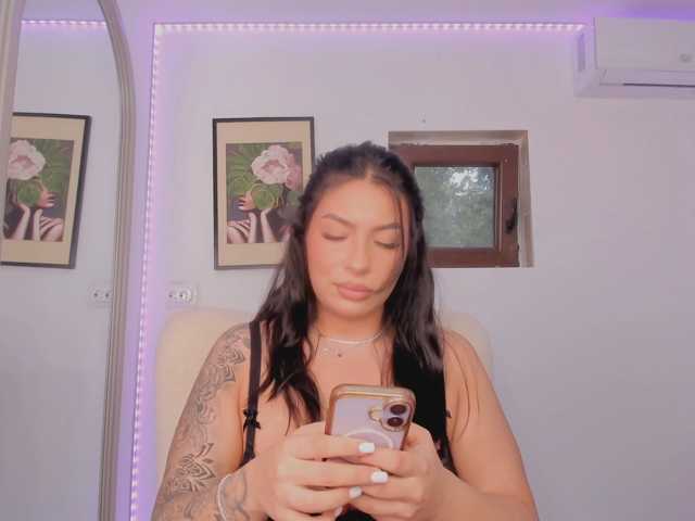 zooeyboobies, en directo ahora en BongaCams