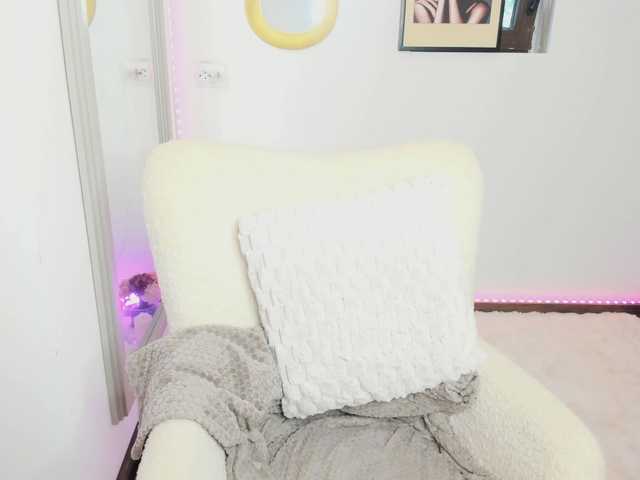 zooeyboobies live cam on BongaCams