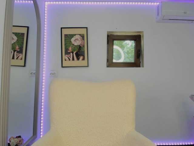 zooeyboobies, en directo ahora en BongaCams
