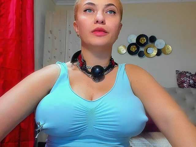 MomHornyy live cam