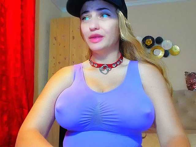 DangerDiana live cam on BongaCams