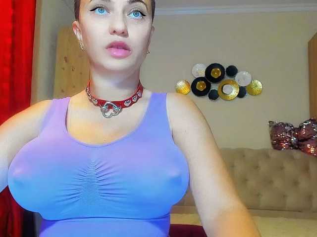 DangerDiana live cam on BongaCams