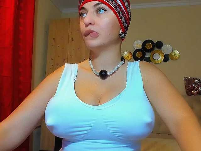 DangerDiana live cam on BongaCams