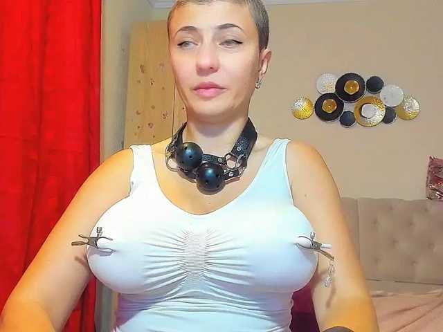 DangerDiana live cam on BongaCams