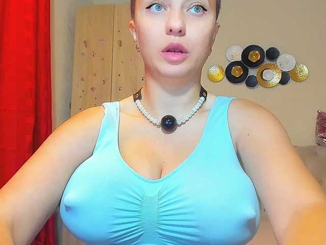 DangerDiana live cam on BongaCams