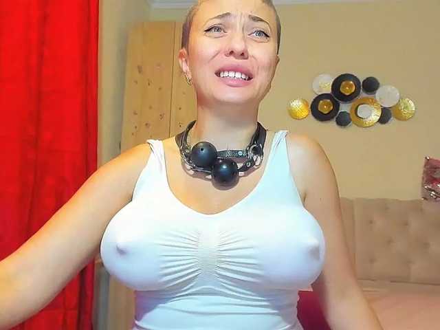 DangerDiana live cam on BongaCams