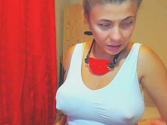 DangerDiana live cam on BongaCams