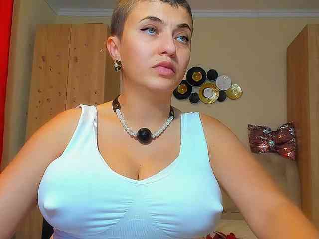 MomHornyy webcam
