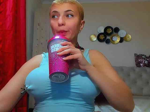 MomHornyy webcam