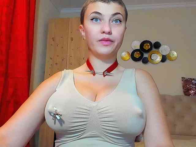 MomHornyy webcam