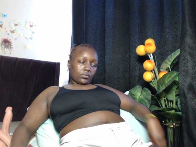 Curvyzaraa
