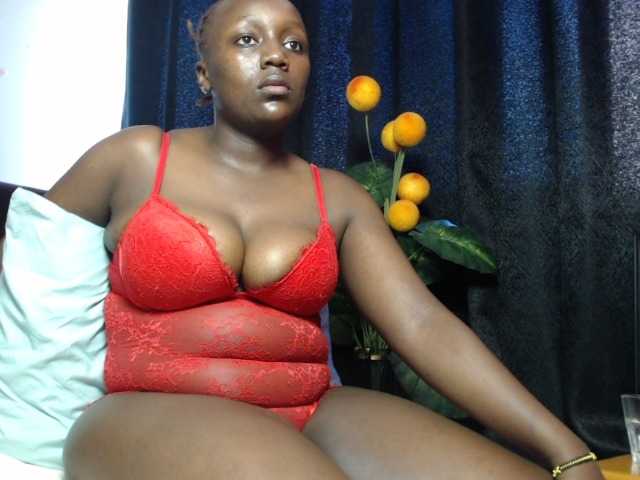 Curvyzaraa