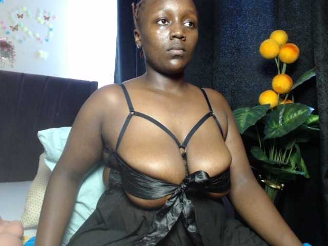 Curvyzaraa