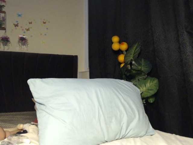 Curvyzaraa live cam on BongaCams