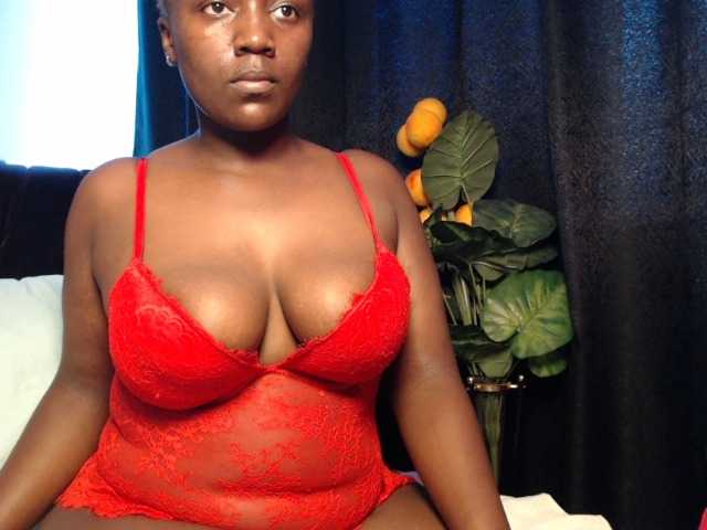 Curvyzaraa