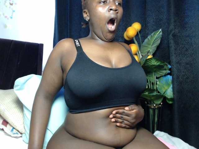 Curvyzaraa