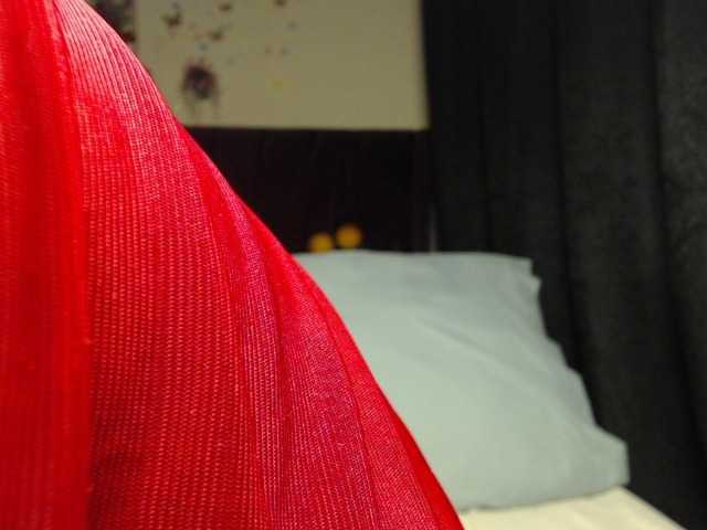 Curvyzaraa live cam on BongaCams