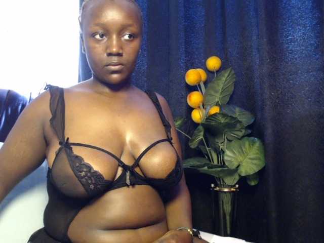 Curvyzaraa