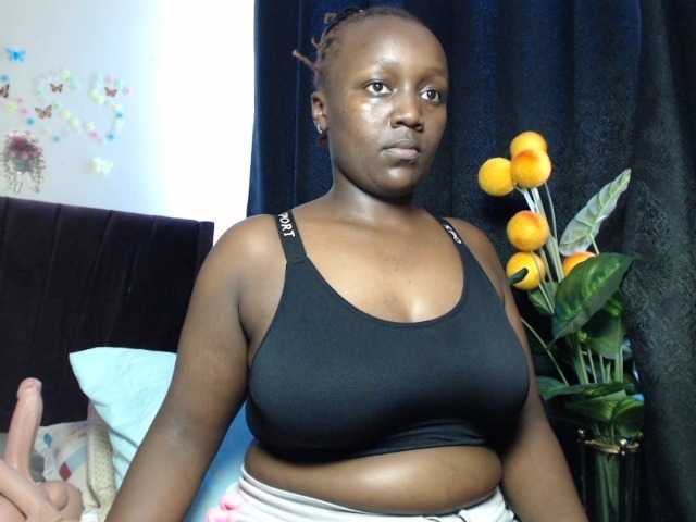 Curvyzaraa