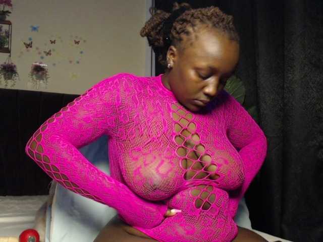 Curvyzaraa