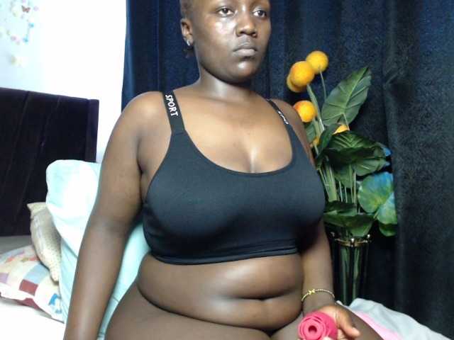 Curvyzaraa