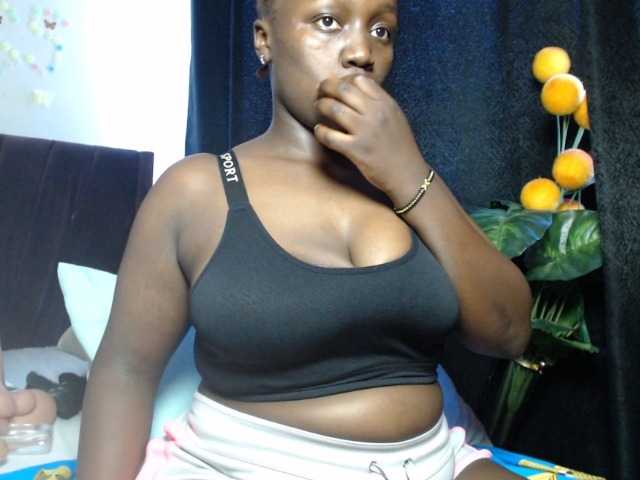 Curvyzaraa